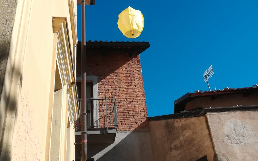 A LANTERN FLYING OVER THE SKY OF MONTÀ!